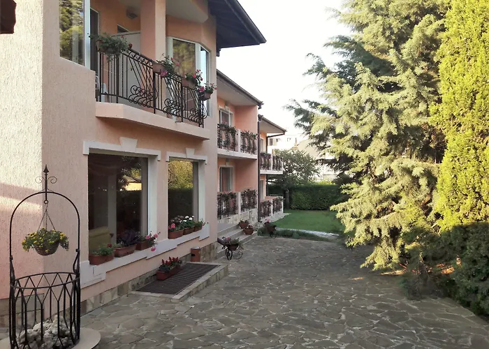 Motivi 3* St Constantin et Helena