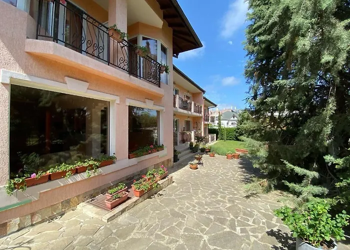 Motivi 3* St Constantin et Helena